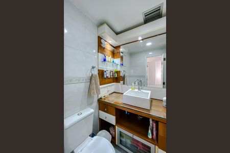 Apartamento à venda com 56m², 3 quartos e 1 vaga Apartamento à venda com 56m², 3 quartos e 1 vagaBanheiro