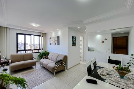 Sala de apartamento à venda com 3 quartos, 56m² em Vila Bertioga, São Paulo