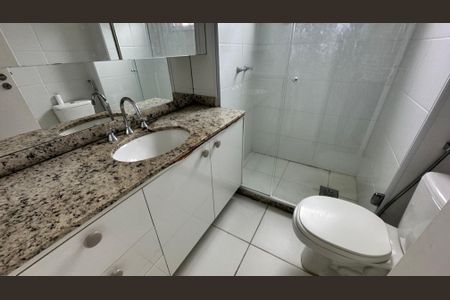 Apartamento à venda com 68m², 2 quartos e 1 vaga Apartamento à venda com 68m², 2 quartos e 1 vagaBanheiro Social