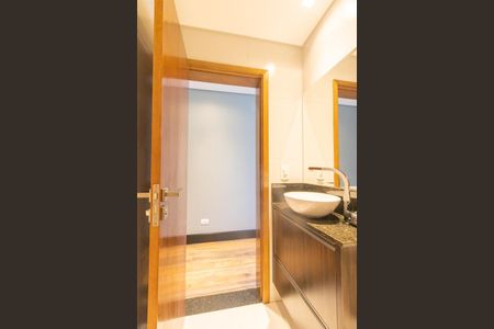 Casa de condomínio à venda com 301m², 3 quartos e 4 vagasBanheiro Social