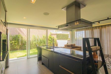 Casa de condomínio à venda com 301m², 3 quartos e 4 vagasCozinha