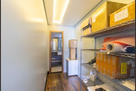 Casa de condomínio à venda com 301m², 3 quartos e 4 vagasCloset da suíte 2