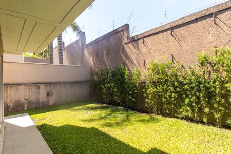 Casa de condomínio à venda com 301m², 3 quartos e 4 vagasQuintal