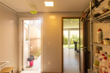 Casa de condomínio à venda com 301m², 3 quartos e 4 vagasÁrea de Serviço