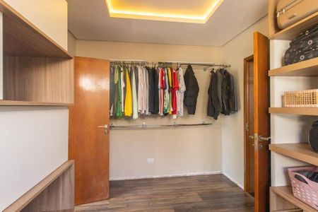 Casa de condomínio à venda com 301m², 3 quartos e 4 vagasCloset da suíte 1