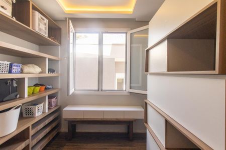 Casa de condomínio à venda com 301m², 3 quartos e 4 vagasCloset da suíte 1
