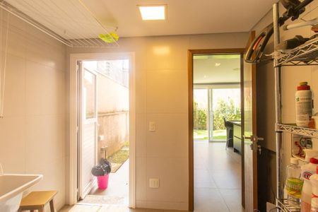 Casa de condomínio à venda com 301m², 3 quartos e 4 vagasÁrea de Serviço