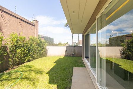 Casa de condomínio à venda com 301m², 3 quartos e 4 vagasQuintal