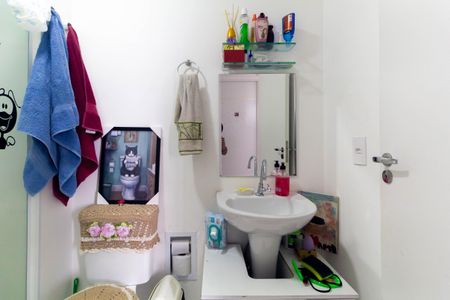 Banheiro de apartamento à venda com 2 quartos, 34m² em Vila Tolstoi, São Paulo