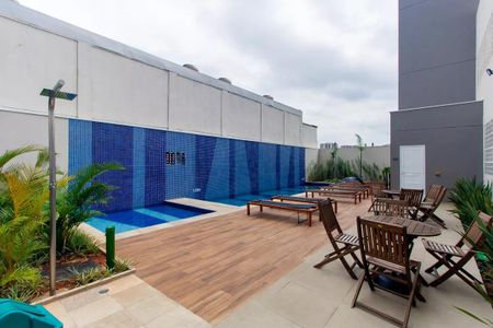 Apartamento à venda com 34m², 2 quartos e 1 vaga Apartamento à venda com 34m², 2 quartos e 1 vagaÁrea comum - Piscina