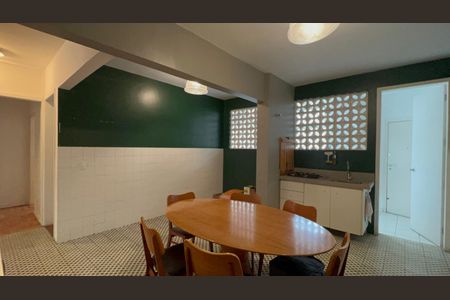 Apartamento à venda com 100m², 2 quartos e 1 vagaCozinha