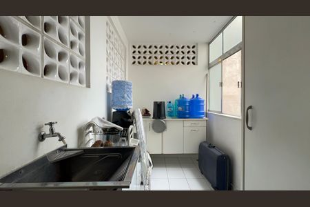 Apartamento à venda com 100m², 2 quartos e 1 vagaÁrea de Serviço