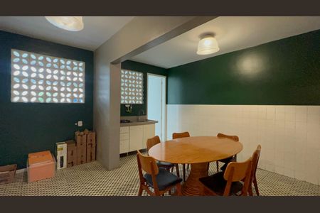 Apartamento à venda com 100m², 2 quartos e 1 vagaCozinha