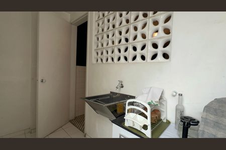 Apartamento à venda com 100m², 2 quartos e 1 vagaÁrea de Serviço