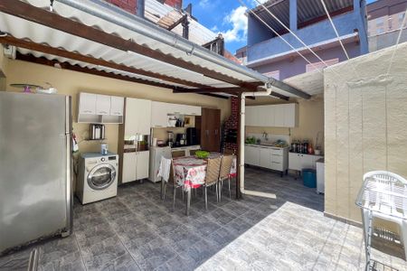 Casa para alugar com 135m², 2 quartos e 2 vagasQuintal