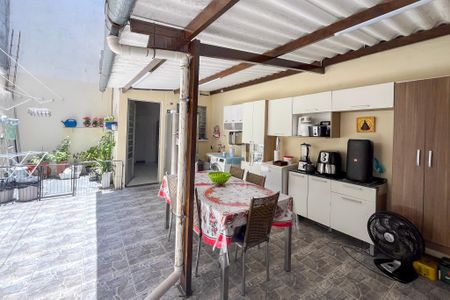 Casa para alugar com 135m², 2 quartos e 2 vagasQuintal