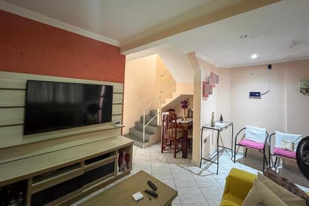 Casa para alugar com 135m², 2 quartos e 2 vagasSala