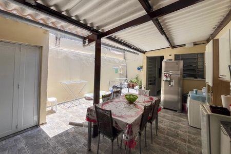 Casa para alugar com 135m², 2 quartos e 2 vagasQuintal