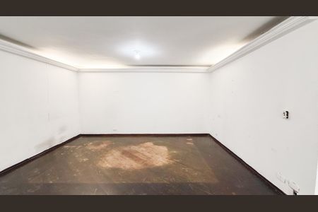 Casa à venda com 248m², 4 quartos e 7 vagasSala