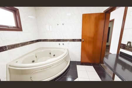 Casa à venda com 248m², 4 quartos e 7 vagasBanheiro da Suíte