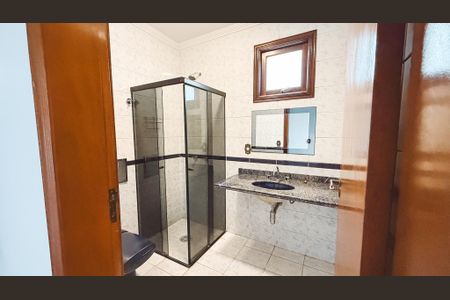 Casa à venda com 248m², 4 quartos e 7 vagasBanheiro 1