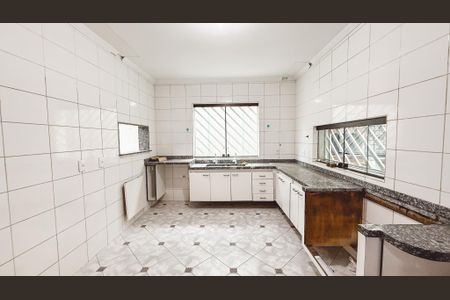 Casa à venda com 248m², 4 quartos e 7 vagasCozinha