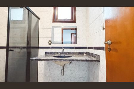 Casa à venda com 248m², 4 quartos e 7 vagasBanheiro 1