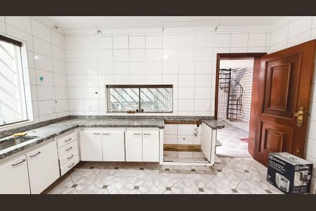 Casa à venda com 248m², 4 quartos e 7 vagasCozinha