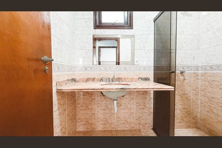 Casa à venda com 248m², 4 quartos e 7 vagasBanheiro 2