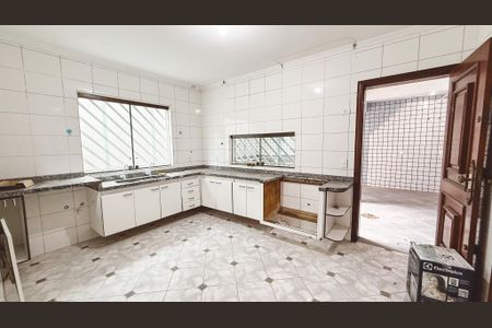 Casa à venda com 248m², 4 quartos e 7 vagasCozinha