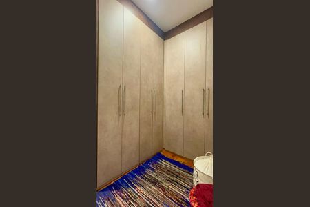 Apartamento para alugar com 83m², 2 quartos e 1 vaga Apartamento para alugar com 83m², 2 quartos e 1 vagaCloset da suíte
