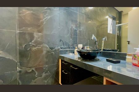 Apartamento para alugar com 83m², 2 quartos e 1 vaga Apartamento para alugar com 83m², 2 quartos e 1 vagaBanheiro