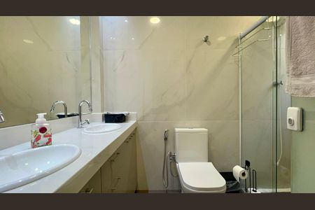 Apartamento para alugar com 83m², 2 quartos e 1 vaga Apartamento para alugar com 83m², 2 quartos e 1 vagaBanheiro da Suíte