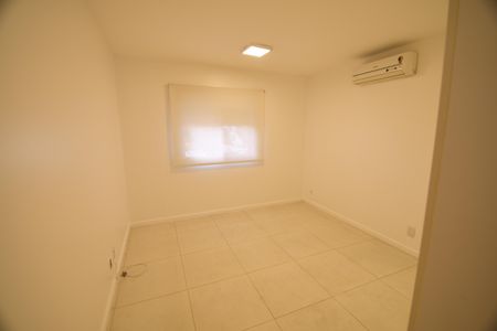 Casa de condomínio para alugar com 220m², 3 quartos e 4 vagasQuarto Suíte 3