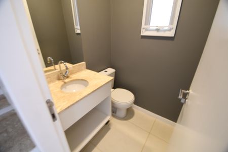 Casa de condomínio para alugar com 220m², 3 quartos e 4 vagasLavabo