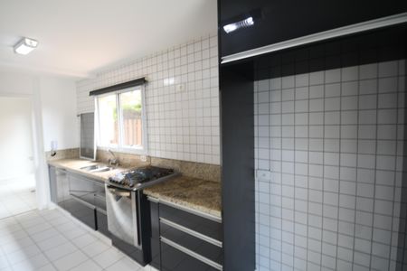 Casa de condomínio para alugar com 220m², 3 quartos e 4 vagasCozinha