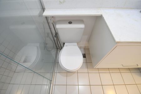 Casa de condomínio para alugar com 220m², 3 quartos e 4 vagasBanheiro Suíte 3