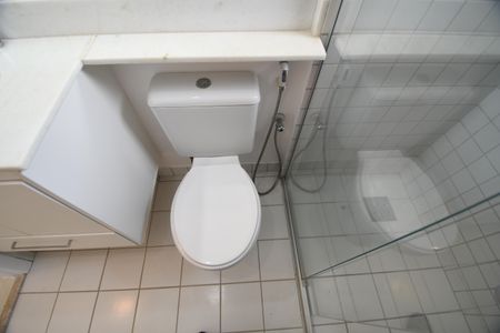 Casa de condomínio para alugar com 220m², 3 quartos e 4 vagasBanheiro Suíte 2