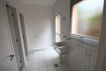 Casa de condomínio para alugar com 220m², 3 quartos e 4 vagasÁrea de Serviço