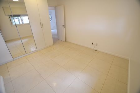Casa de condomínio para alugar com 220m², 3 quartos e 4 vagasQuarto Suíte 3