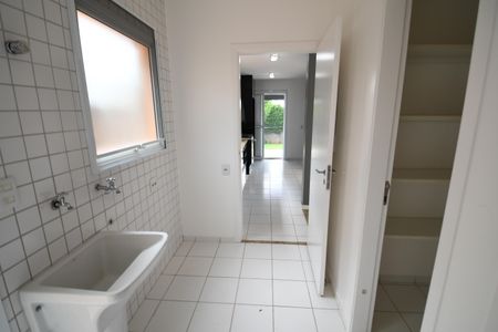 Casa de condomínio para alugar com 220m², 3 quartos e 4 vagasÁrea de Serviço