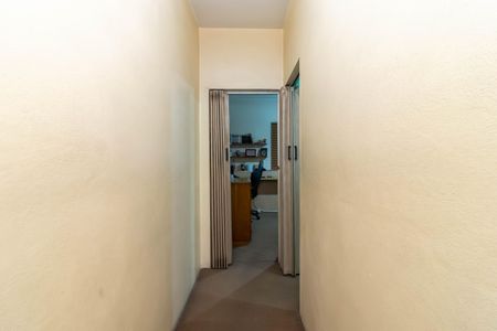 Casa à venda com 140m², 4 quartos e 2 vagasCorredor dos Quartos