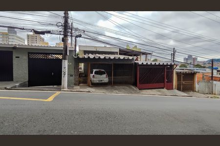 Casa à venda com 140m², 4 quartos e 2 vagasFachada