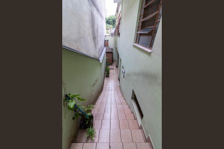 Casa à venda com 140m², 4 quartos e 2 vagasCorredor Lateral
