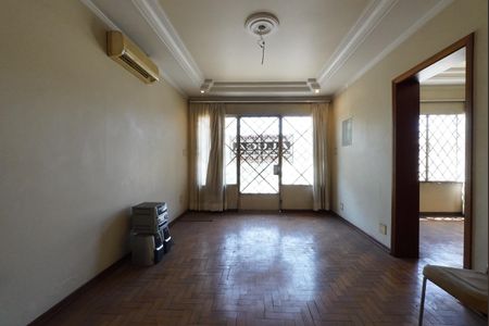 Casa à venda com 3 quartos, 250m² em Vila Monumento, São Paulo