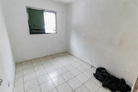 Quarto 1 de apartamento para alugar com 3 quartos, 59m² em Parque Pinheiros, Taboão da Serra