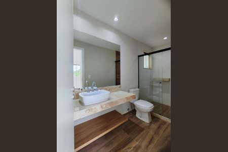 Casa de condomínio para alugar com 315m², 4 quartos e 2 vagasBanheiro da Suíte 3