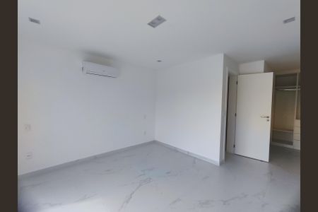 Casa de condomínio para alugar com 315m², 4 quartos e 2 vagasSuíte 2
