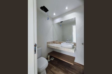 Casa de condomínio para alugar com 315m², 4 quartos e 2 vagasBanheiro da Suíte 4