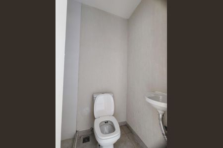 Casa de condomínio para alugar com 315m², 4 quartos e 2 vagasBanheiro de serviço